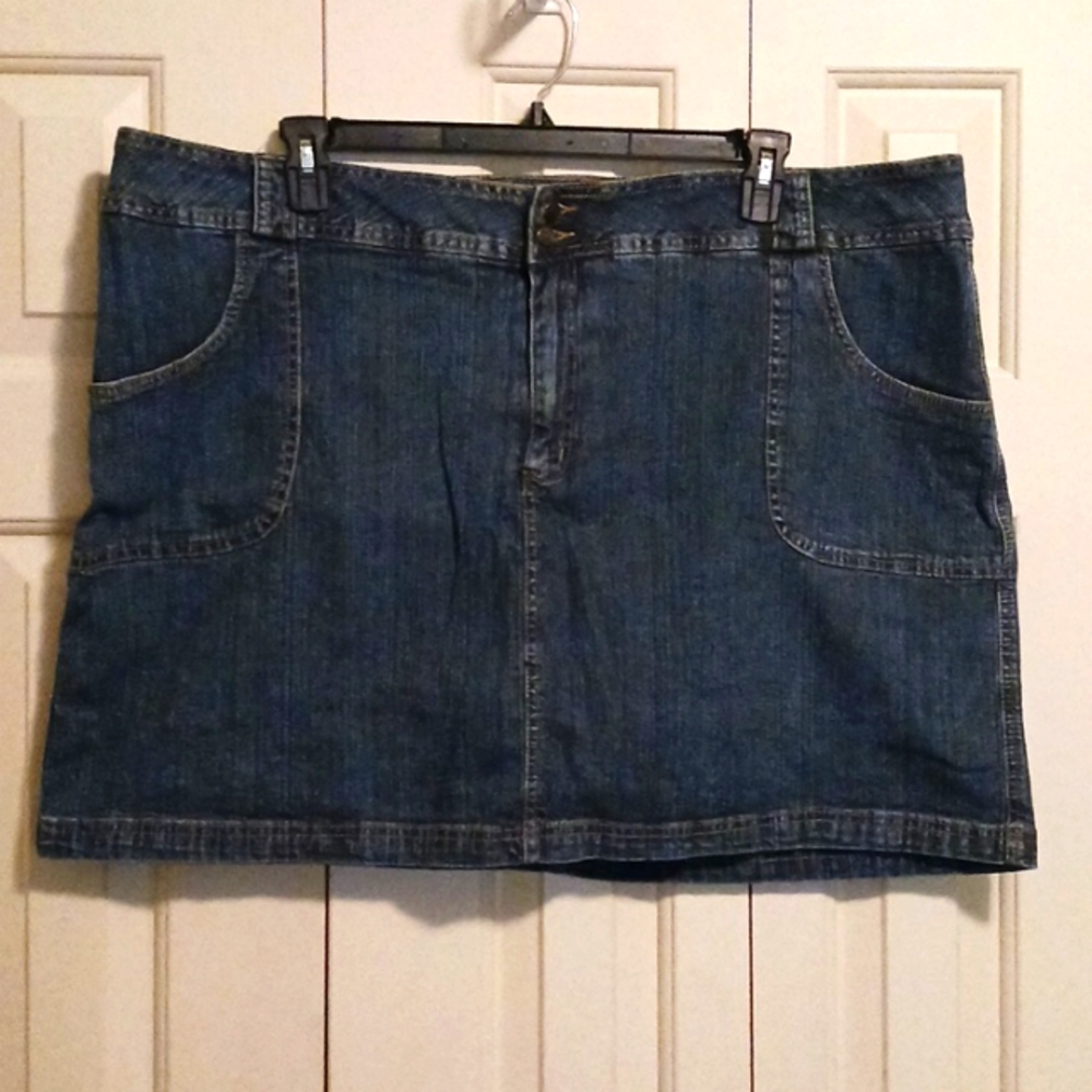 St. John's Bay jean skort 24W